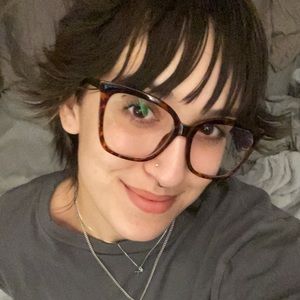 Meet your Posher, Camila